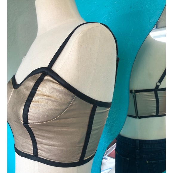 Metallic Cropped Top - Picture 2 of 3